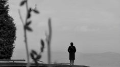 samotnosc-w-tlumie-dlaczego-studenci-czuja-sie-coraz-bardziej-samotni-i-jak-temu-zapobiec