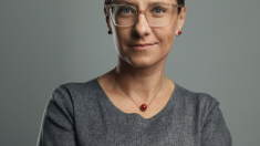 Cyfrowa dojrzałość zamiast technologicznej fascynacji. Dlaczego sama obsługa AI to za mało, by utrzymać się na rynku pracy?