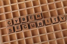 cyberbezpieczenstwo-zaczyna-sie-zanim-powstanie-pierwsza-linia-kodu