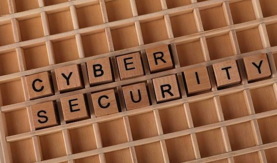 cyberbezpieczenstwo-zaczyna-sie-zanim-powstanie-pierwsza-linia-kodu